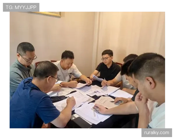 卡马文加与加维：新生代中场核心成长路径及战术适配性对比